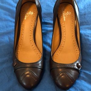 Women’s high heeled shoes